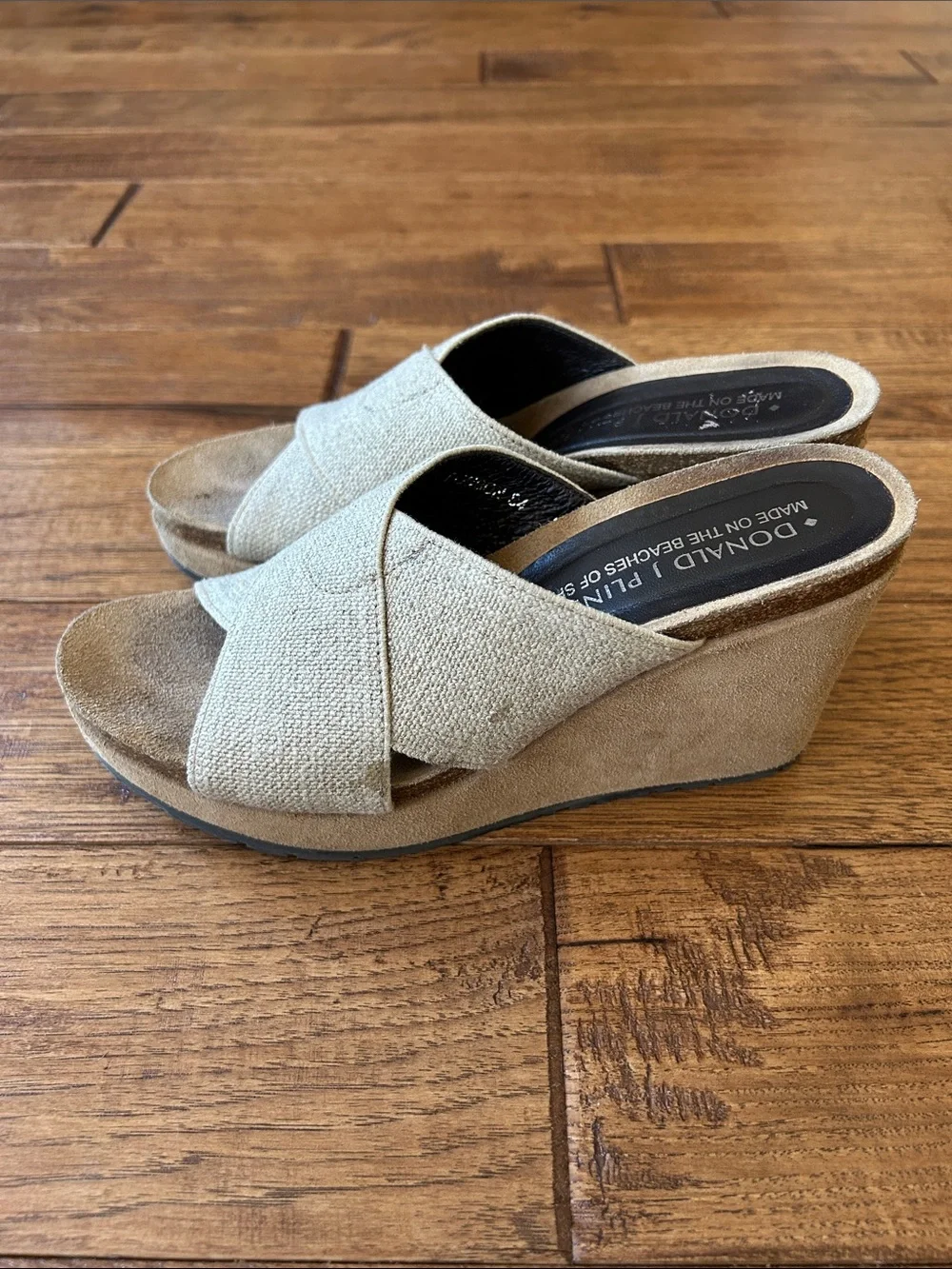 Donald J Pliner Bonbon Crisscross Wedge Heel Sandals Natural Beige Size 6